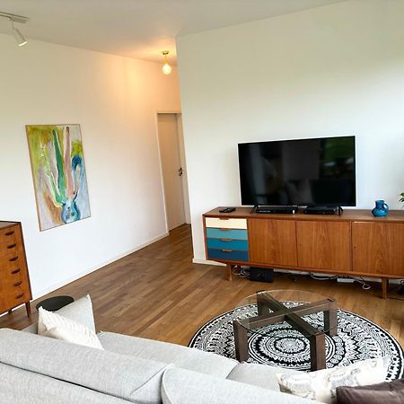 2 Bedroom Mauerpark-Apartment, Berlin Mitte View Calendar Dış mekan fotoğraf