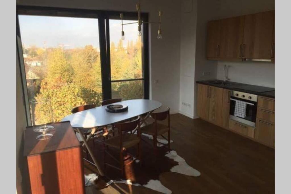2 Bedroom Mauerpark-Apartment, Berlin Mitte View Calendar Dış mekan fotoğraf