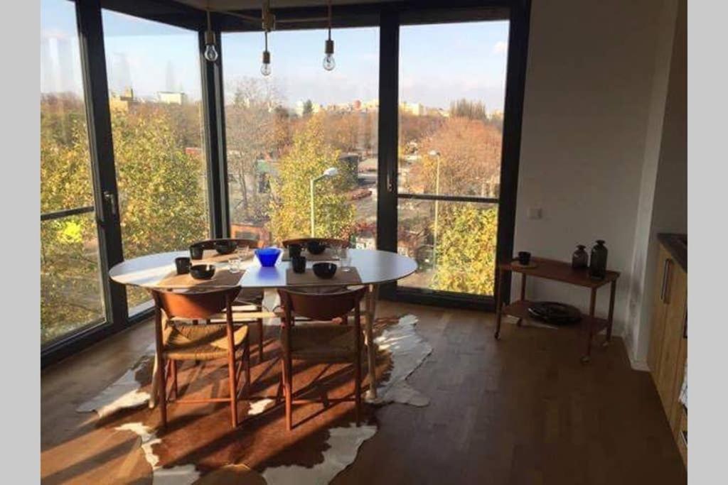 2 Bedroom Mauerpark-Apartment, Berlin Mitte View Calendar Dış mekan fotoğraf