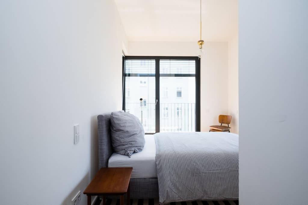2 Bedroom Mauerpark-Apartment, Berlin Mitte View Calendar Dış mekan fotoğraf