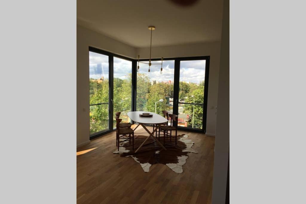 2 Bedroom Mauerpark-Apartment, Berlin Mitte View Calendar Dış mekan fotoğraf
