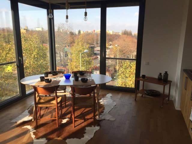 2 Bedroom Mauerpark-Apartment, Berlin Mitte View Calendar Dış mekan fotoğraf