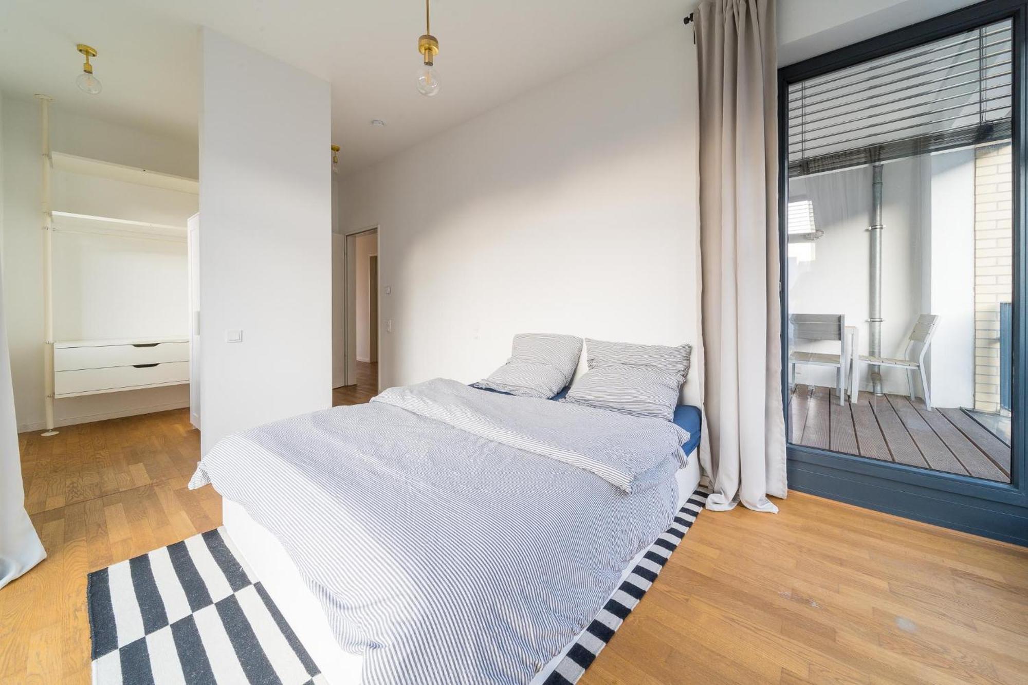 2 Bedroom Mauerpark-Apartment, Berlin Mitte View Calendar Dış mekan fotoğraf