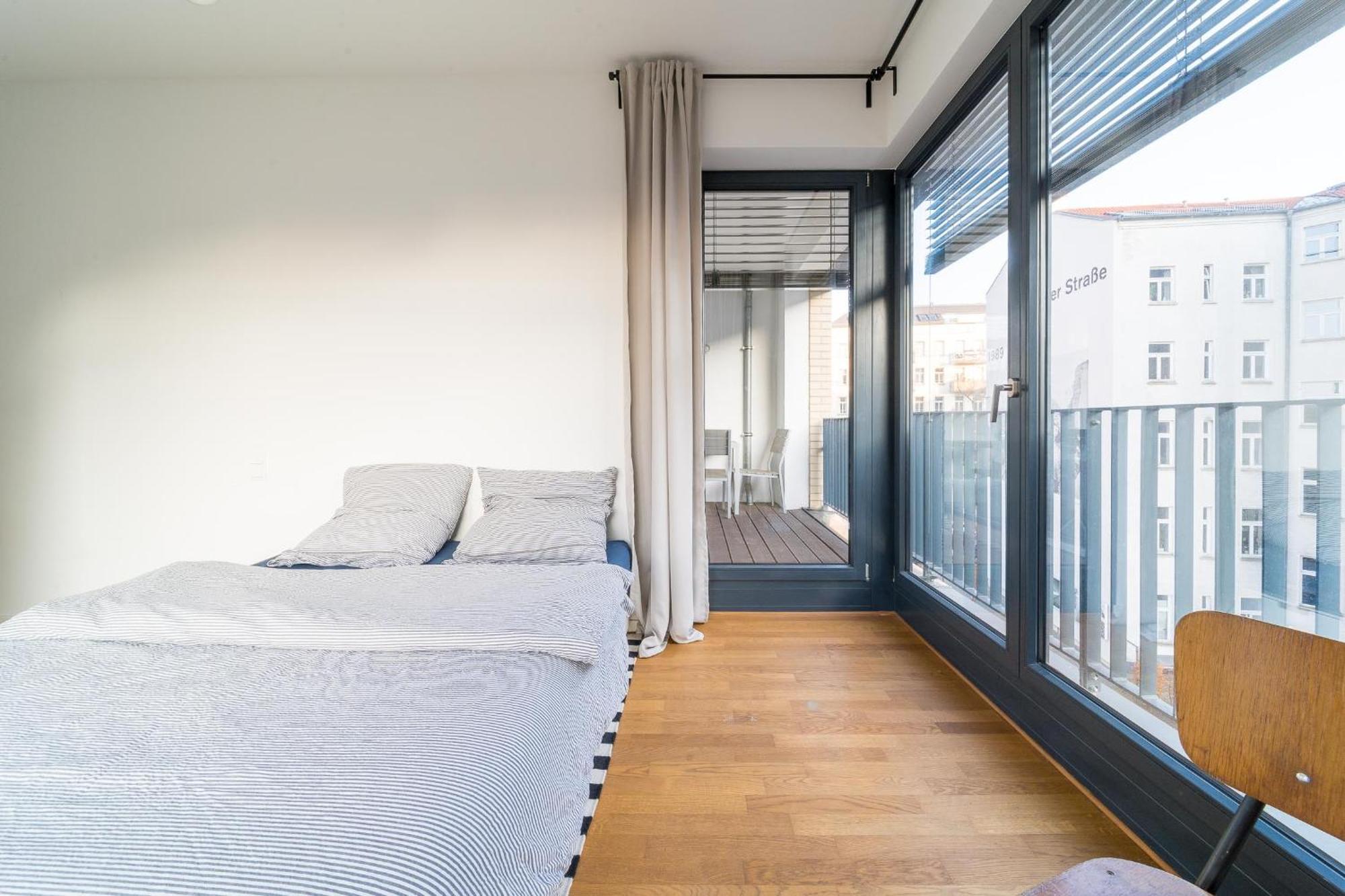 2 Bedroom Mauerpark-Apartment, Berlin Mitte View Calendar Dış mekan fotoğraf